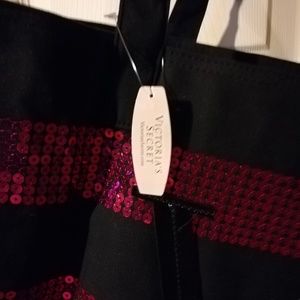 Victoria's Secret Bags - NWT Limited Edition Victoria's Secret Jumbo Tote Victoria's Secret Bags - NWT Limited Edition Victoria's Secret Jumbo Tote